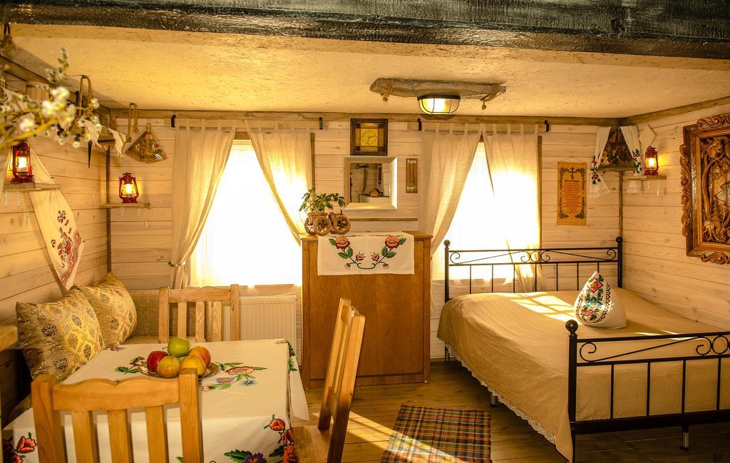 Usadba Belovezhskoye Pomestye Hotel Kamenjoeki Buitenkant foto