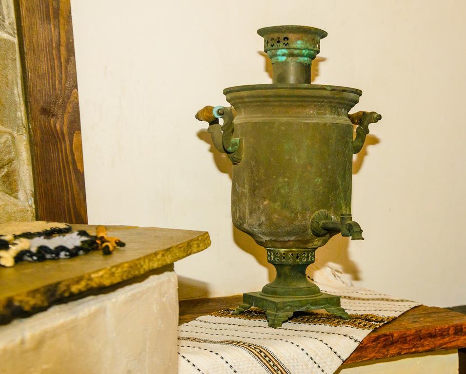 Usadba Belovezhskoye Pomestye Hotel Kamenjoeki Buitenkant foto